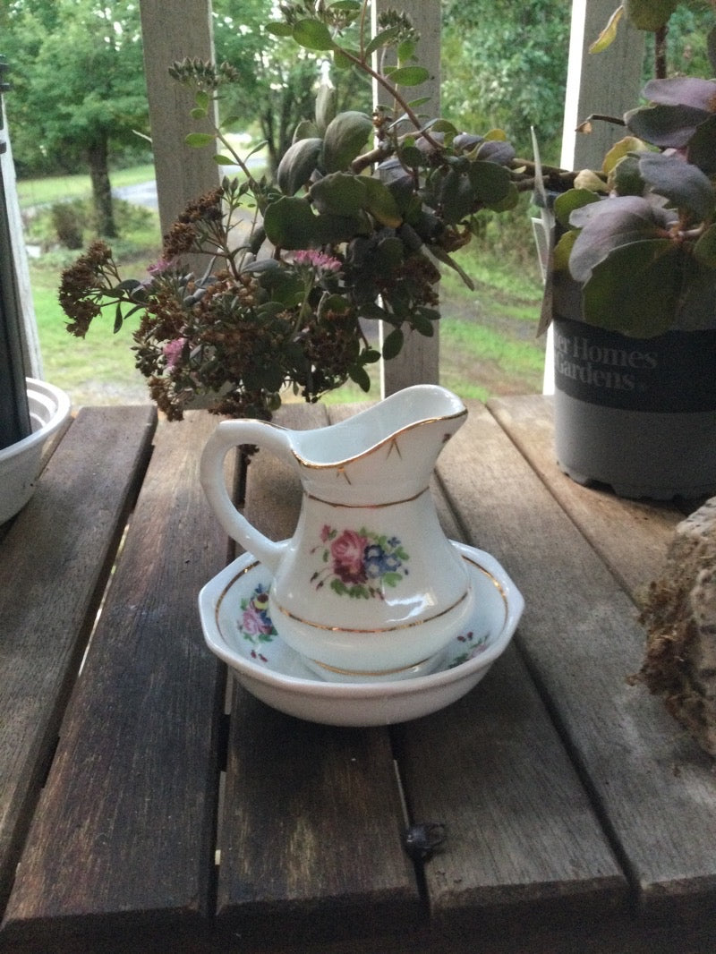 Pleasant Company Samantha’s Pitcher & Basin