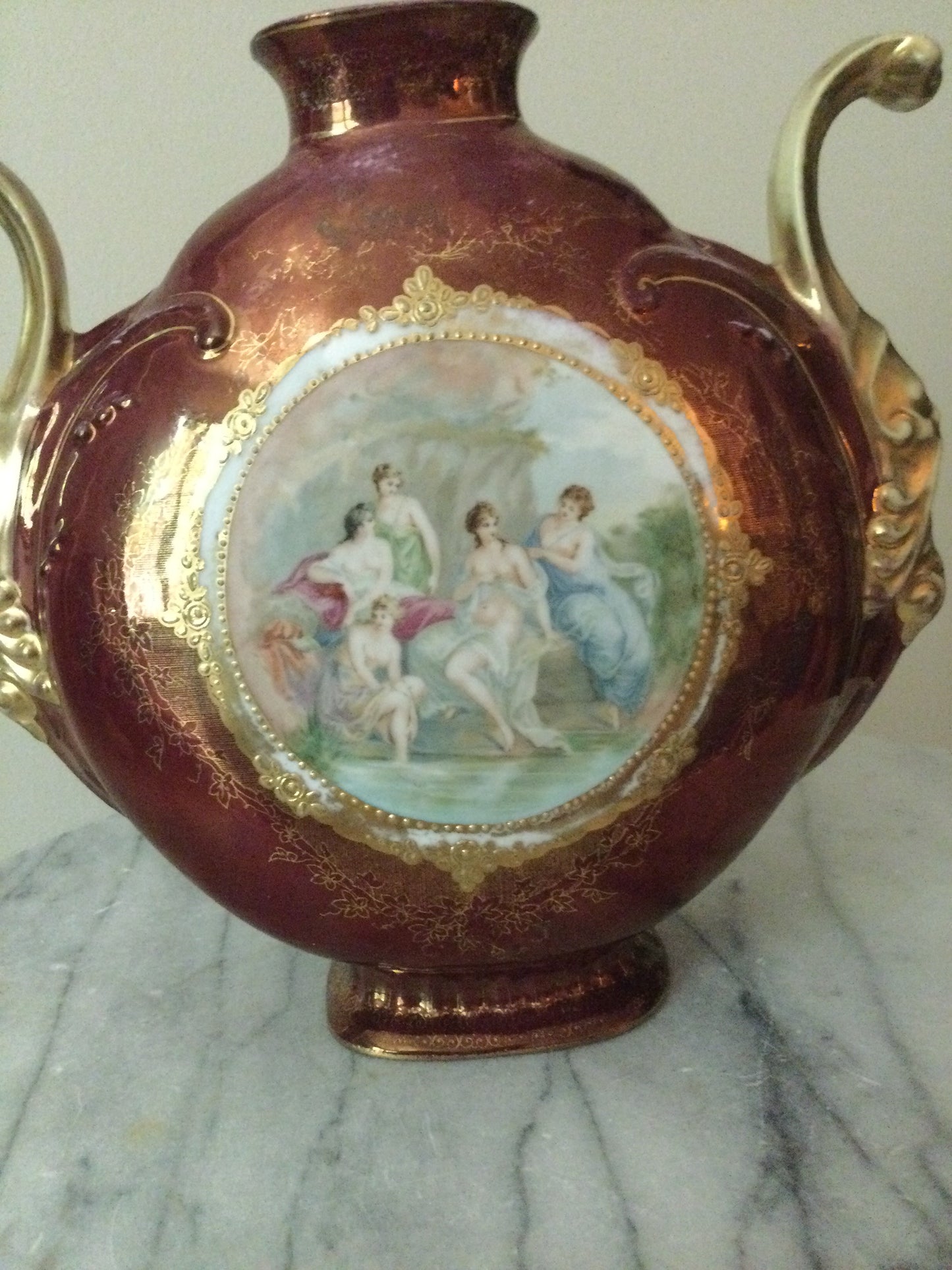 (G#) Royal Saxe Vase