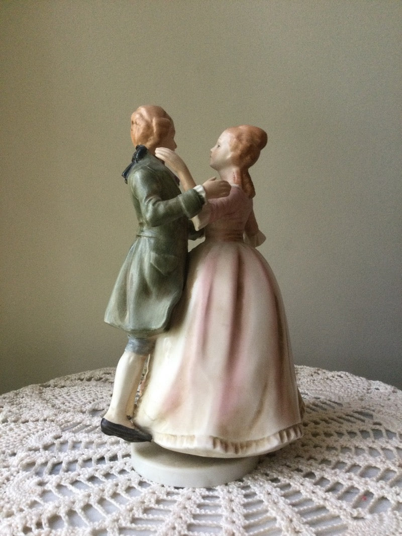 (B#) Colonial Couple Porcelain Music Box Vtg 70’s