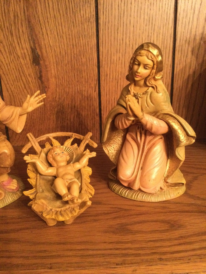 (UA#)Holy Family Nativity Figures Italy