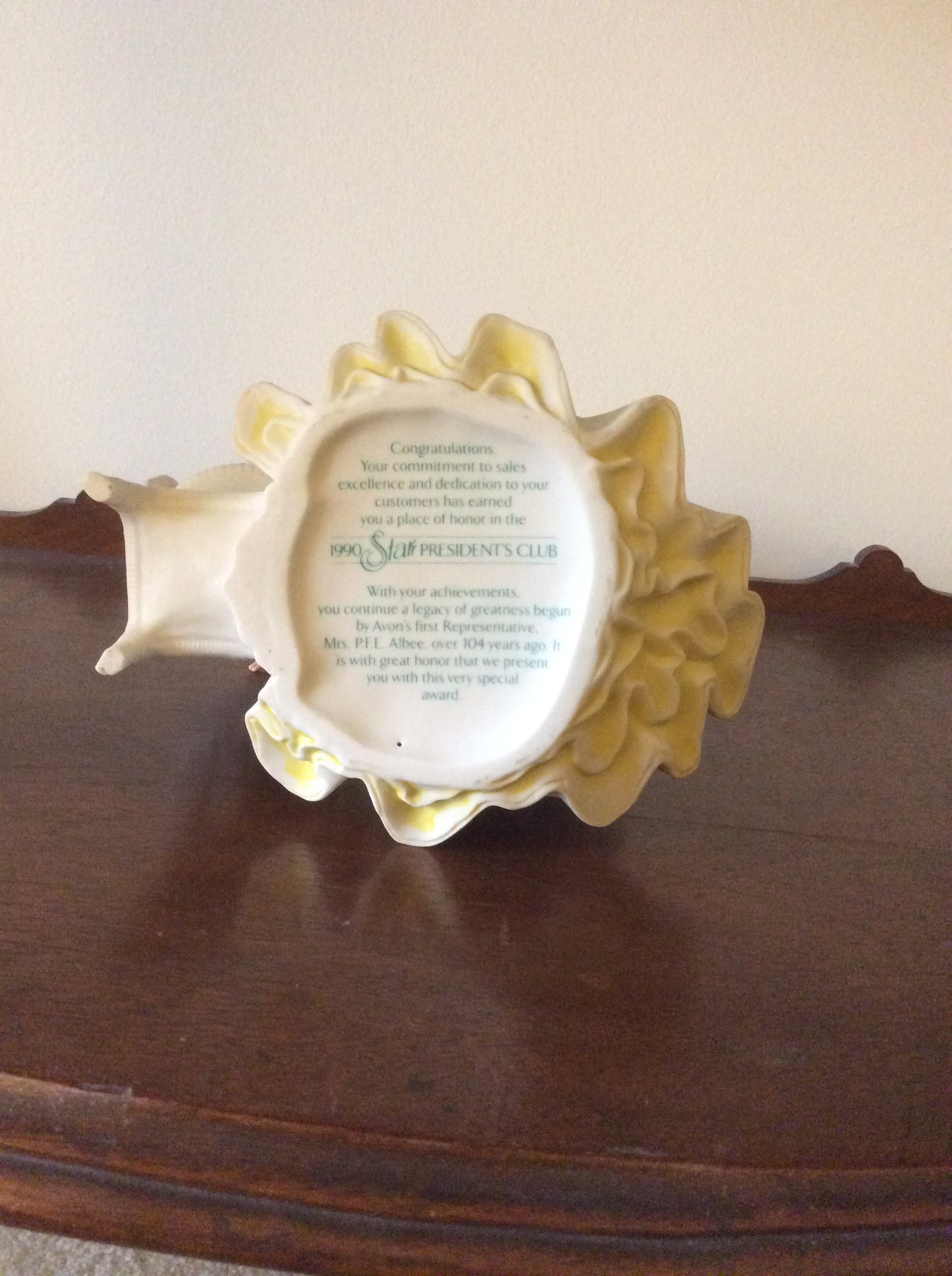 (BA#) 1990 Avon Star Presidents Club Award Porcelain Figurine Miss Albee